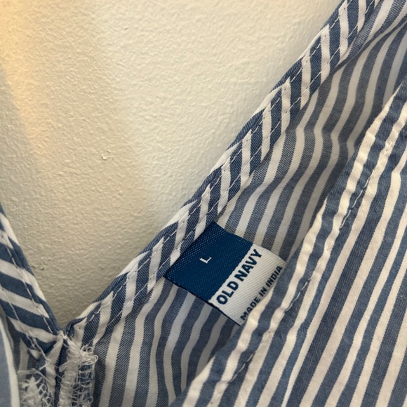 Old Navy V-Neck Tank - Picture 7 of 9